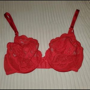 red lace bra